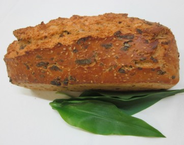Bio kamutov kruh z listi čemaža